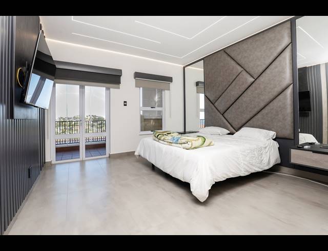 4 BEDROOM TOWNHOUSE FOR SALE IN LA LUCIA